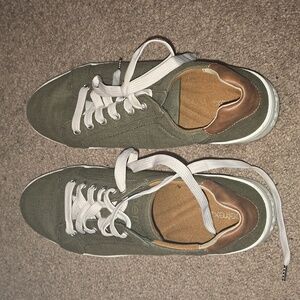Olive green Atrex Renee sneaker
